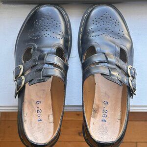 Doc Marten 8065 smooth leather mary jane loafers